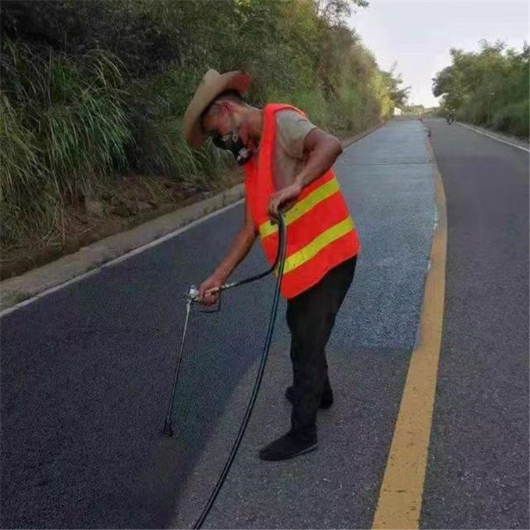 潍坊 彩色防滑路面的底涂是保障路面附着力